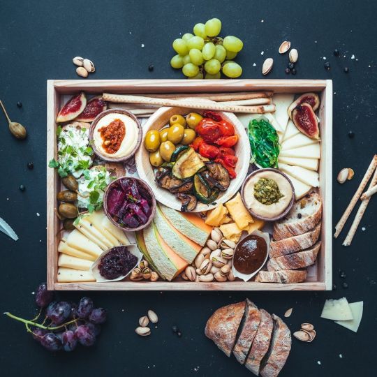 Tapas box vegetariánský pro 4-5 osob (1700g) 